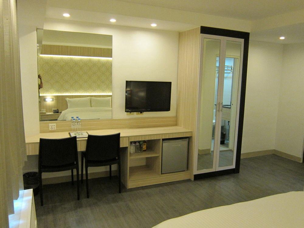 The Charter House Makati City Exterior foto