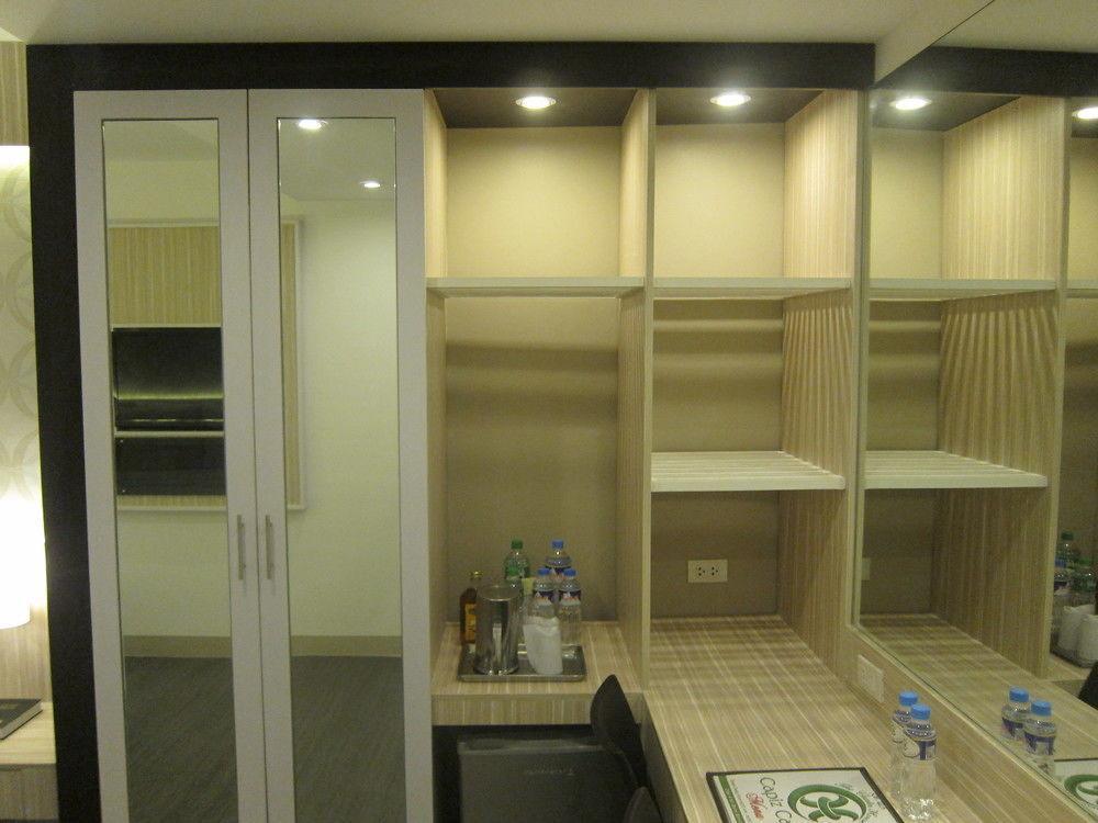 The Charter House Makati City Exterior foto