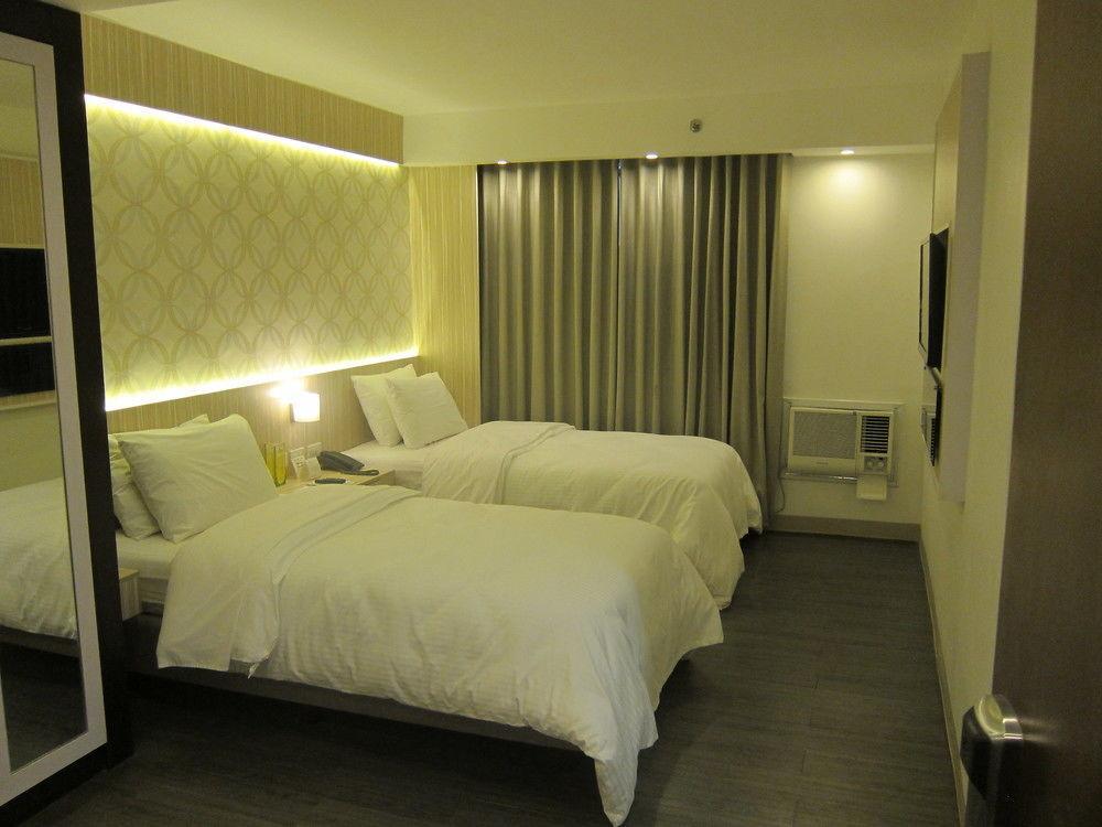 The Charter House Makati City Exterior foto