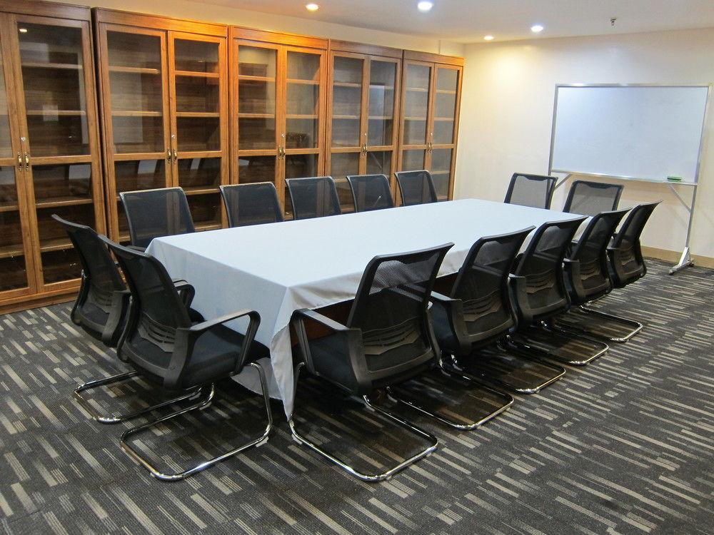 The Charter House Makati City Exterior foto
